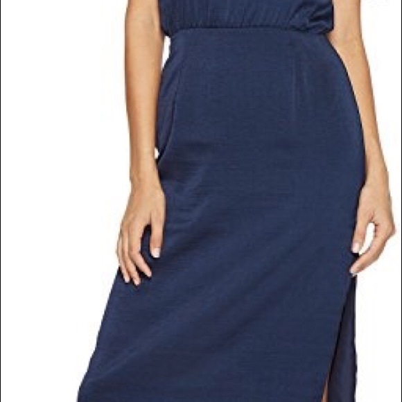 Cold Shoulder Midi Dress - Picture 4 of 5